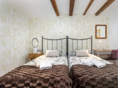 Apartment Sarriegi | The Rentals Collection - Features photo 8