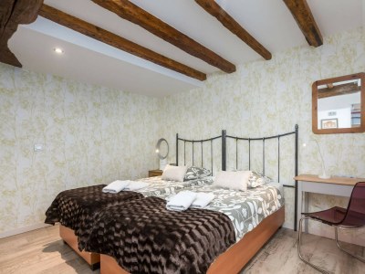 Apartment Sarriegi | The Rentals Collection - Features photo 10