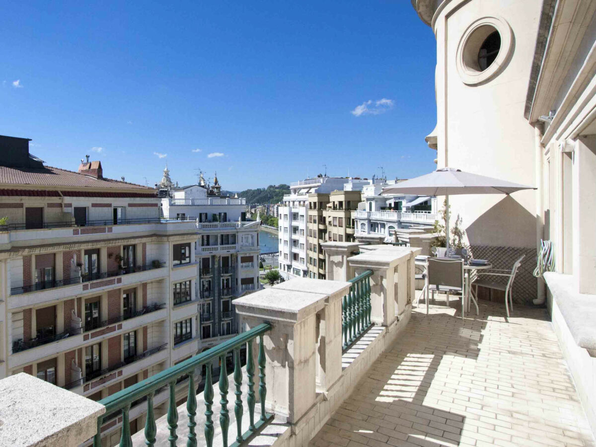 Apartment Sunset V | The Rentals Collection