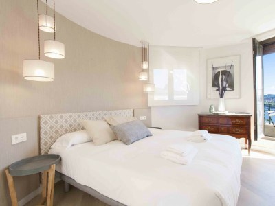 Apartment Sunset V | The Rentals Collection - Features photo 12