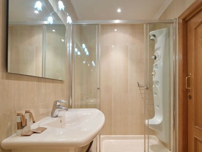 Apartment Zubieta I | The Rentals Collection - Features photo 17