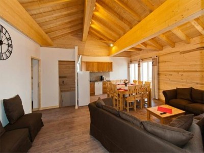 Chalet Chalet in Les Menuires by Les Trois Vallées - Features photo 8