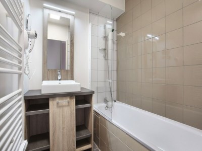 Holiday park Chalet in Praroustan mit Bergblick - Features photo 12