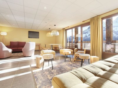 Holiday park Chalet in Praroustan mit Bergblick - Features photo 11