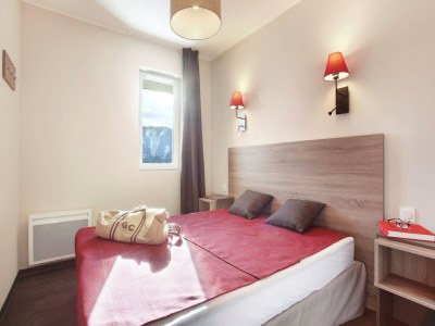 Holiday park Chalet in Praroustan mit Bergblick - Features photo 17