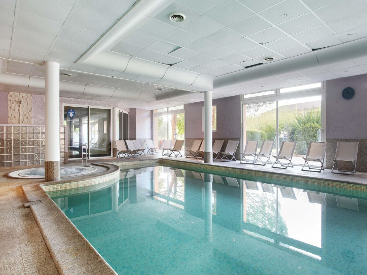 Holiday park Wohnung in Gréoux-Les-Bains bei Seen - Outdoor photo 3