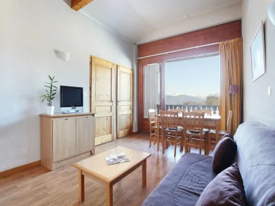 Holiday park Cosy Ski Apartment w/ Pool - Features photo 10