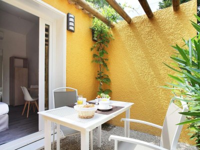 Holiday park Resort in Arles near Camargue Flamingos - Outdoor photo 5