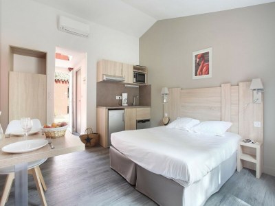 Holiday park Resort in Arles near Camargue Flamingos - Features photo 10