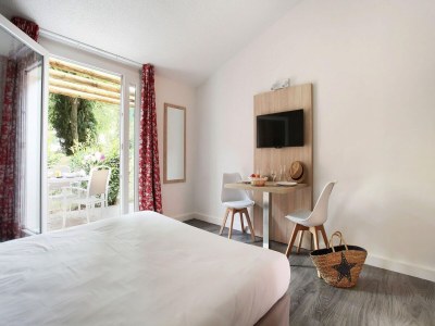 Holiday park Resort in Arles near Camargue Flamingos - Features photo 17