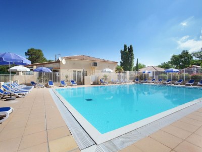 Holiday park Chalet in Provence with Shady Pine Retreat in Bouches du Rhône - Holiday park