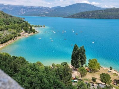 Holiday park Chalet in Provence with Shady Pine Retreat - Environment photo 30