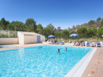 Holiday park Chalet in Provence with Shady Pine Retreat - Outdoor photo 39