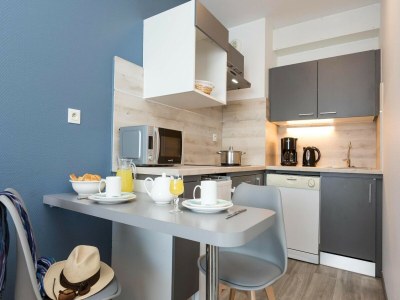 Holiday park Apartment in La Rochelle near the Beach - Features photo 11