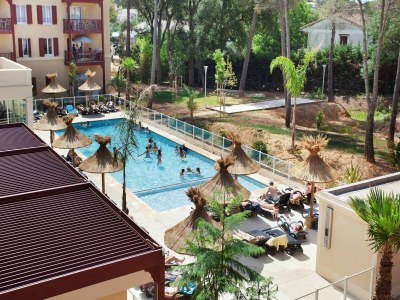 Holiday park Modernes Küsten-Refugium in Saint-Tropez - Holiday park