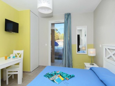 Holiday park Sunny Retreat with Pool - Features photo 21