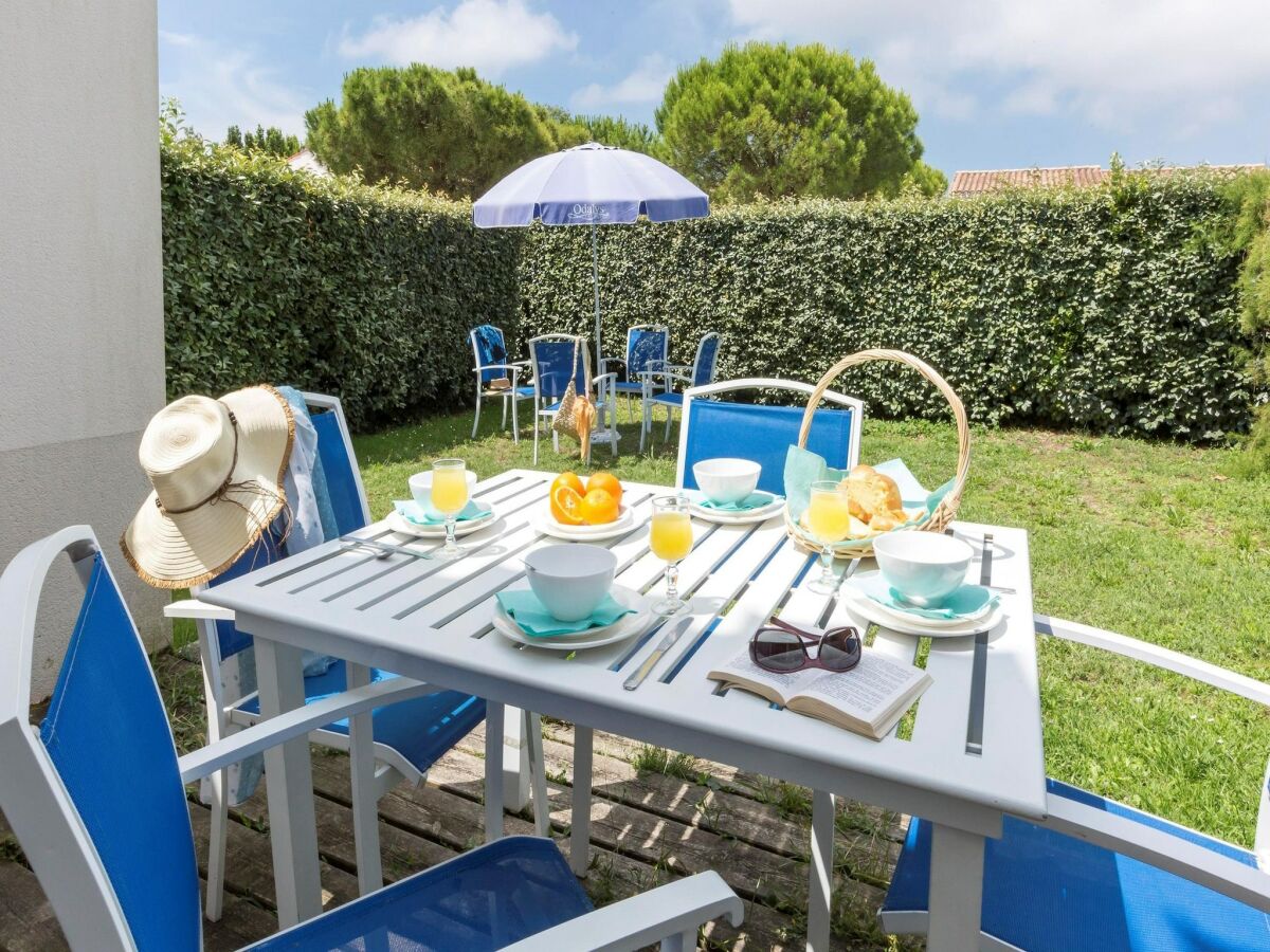 Holiday park Terraced Houses in France with Garden - Outdoor photo 4