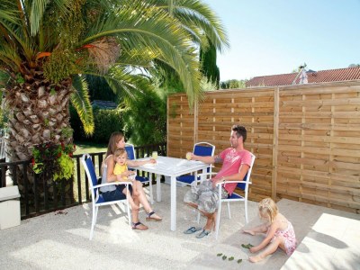 Holiday park Terraced Houses in France with Garden - Outdoor photo 2