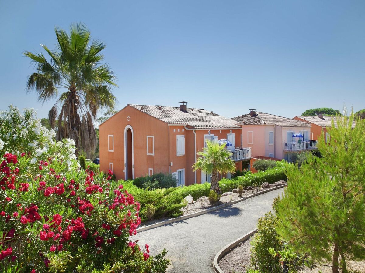 Holiday park Spacious Apt Near the Beach - Outdoor photo 3