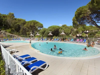 Holiday park Spacious Apt Near the Beach in Fréjus Region - Holiday park
