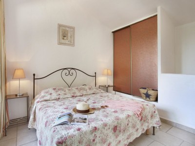 Holiday park Maisonette in Gordes near Vaucluse Hills - Features photo 12