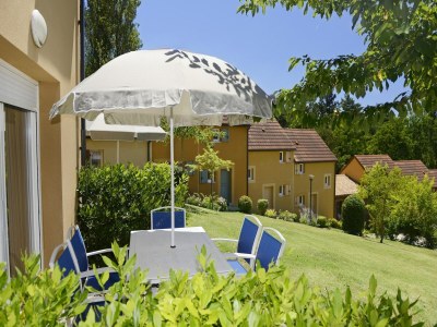 Holiday park Holiday Home in Sarlat near Grottes de Lascaux - Outdoor photo 9
