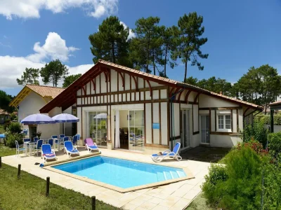 Holiday park Villa in France with Golf Course & Pool in Gironde - Holiday park