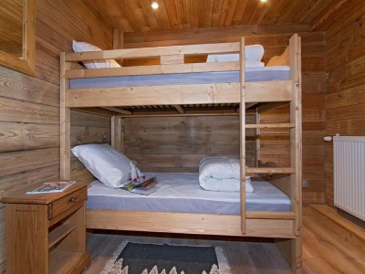 Chalet Chalet in Alpe d'Huez with Sauna & Hot Tub - Features photo 5