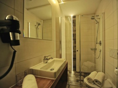 Holiday room Einzelzimmer mit Dusche, WC - Features photo 37