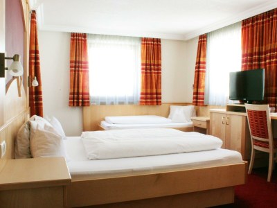 Holiday room Dreibettzimmer mit Dusche, WC ohne Frühstück - Features photo 17