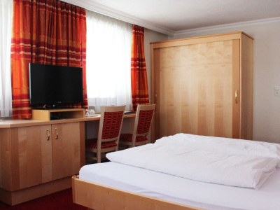 Holiday room Dreibettzimmer mit Dusche, WC ohne Frühstück - Features photo 19