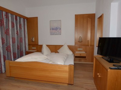 Apartment FEWO 2 Pers./Wohn-Schlafraum/Dusche, WC - Features photo 15