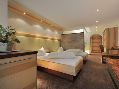 Holiday room Dreibettzimmer mit Halbpension - Features photo 40