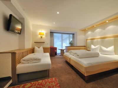 Holiday room Dreibettzimmer mit Halbpension - Features photo 41