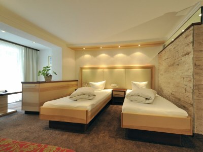 Holiday room Dreibettzimmer mit Halbpension - Features photo 42