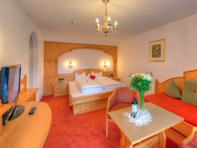 Holiday room Mehrbettzimmer Typ A "Deluxe" mit HP - Features photo 81