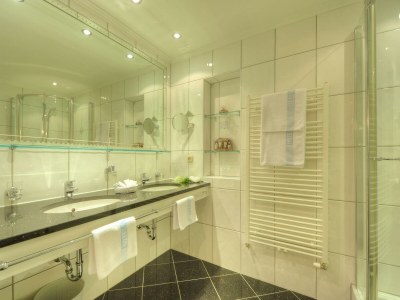 Holiday room Mehrbettzimmer Typ A "Deluxe" mit HP - Features photo 83