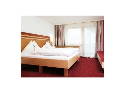 Holiday room "DOPPELZIMMER NR. 3 " mit Dusche, WC - Features photo 13