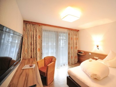 Holiday room Einzelzimmer Deluxe  mit Halbpension - Features photo 41