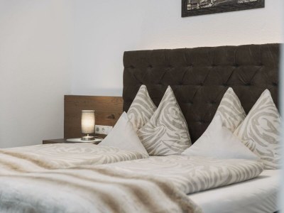 Apartment "TOP 1"/Wohn-Schlafraum/Dusche, WC - Features photo 11