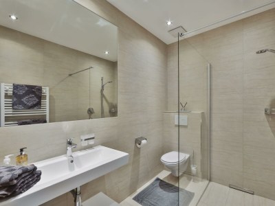 Apartment "TOP 1"/Wohn-Schlafraum/Dusche, WC - Features photo 15