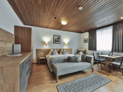 Apartment "TOP 2"/Wohn-Schlafraum/Dusche, WC - Features photo 8