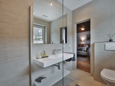 Apartment "TOP 2"/Wohn-Schlafraum/Dusche, WC - Features photo 12