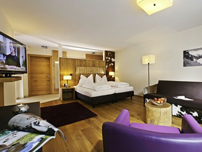 Holiday room DOPPELZIMMER DELUXE - Dusche, Bad, WC - Features photo 24