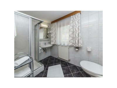 Holiday room Doppelzimmer im Idhof mit Dusche, WC - Features photo 49