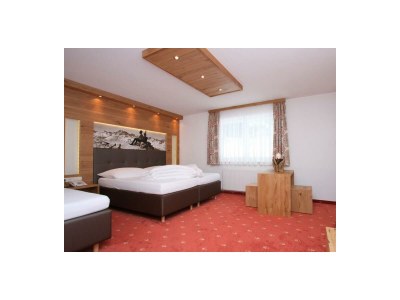 Holiday room Mehrbettzimmer Pischa/Persura - Features photo 15