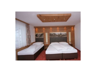 Holiday room Mehrbettzimmer Pischa/Persura - Features photo 16