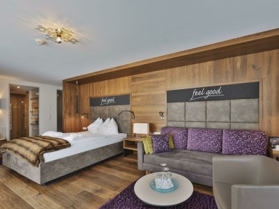 Holiday room SUITE DELUXE - Dusche, Bad, WC - Features photo 23