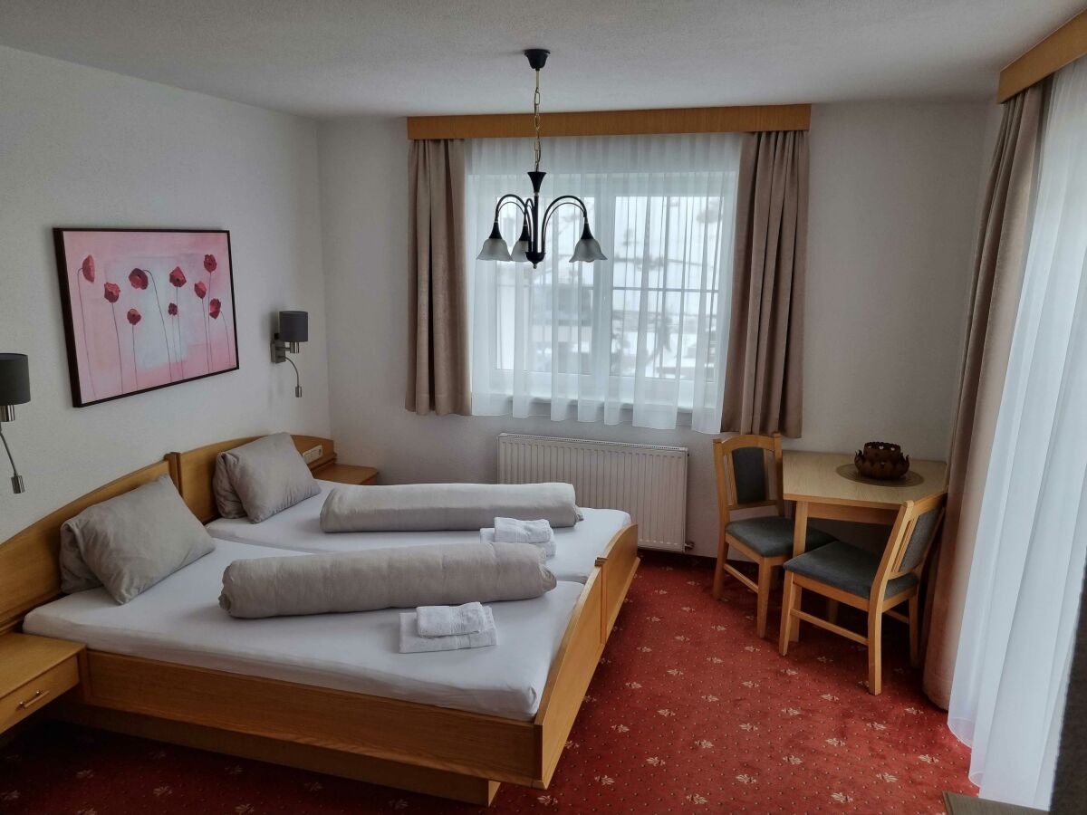 Holiday room Doppelzimmer KURZAUFENTHALT, Dusche, WC - Outdoor photo 3