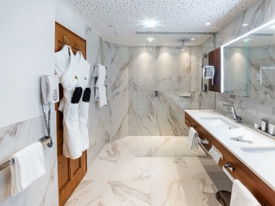 Holiday room DOPPELZIMMER DE LUXE mit Halbpension - Features photo 26